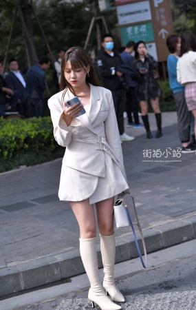 喜欢她的腿~