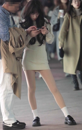 街拍肉丝妹子