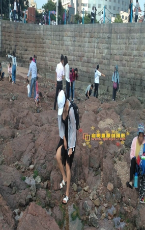 白衣姐姐下班了