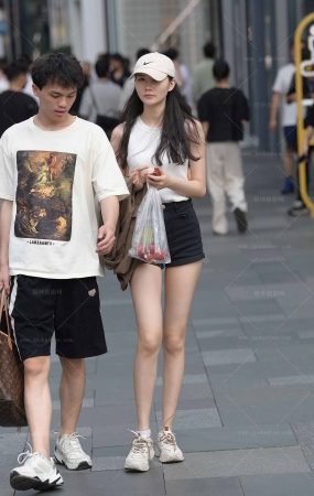 高个妹子大长腿。240224-6-64 15P