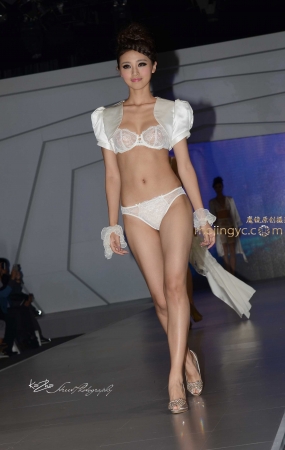 咔喳2016.10.23街拍 19 (12p)
