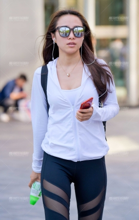 性感瑜伽裤美女