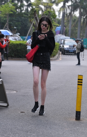 短裤美长腿