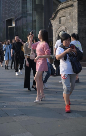 拍照de高跟美女