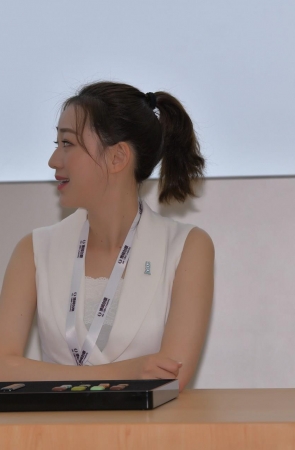 纯天然美女，甜美，美腿，肉丝3A3375[572M]