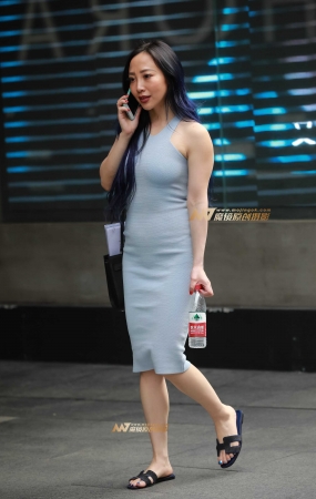 紧身裙少妇