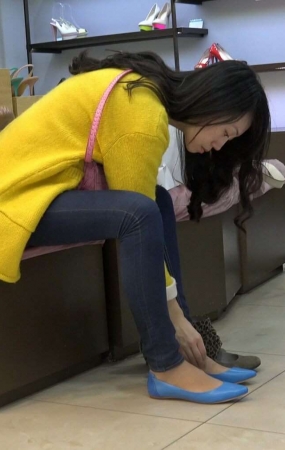 一眼就心动的肉色丝袜 [2.37 GB/MP4]
