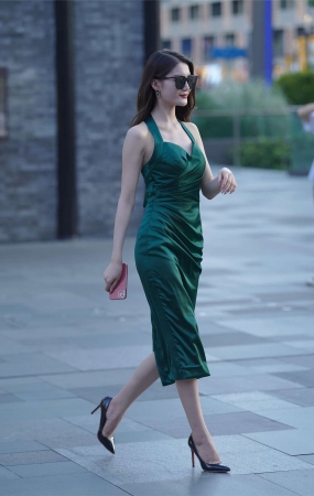 绿色长裙