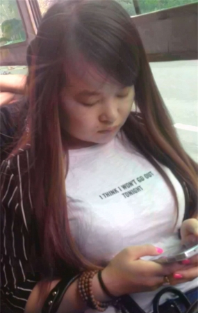 公交车上美女