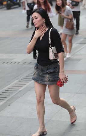 街拍少妇