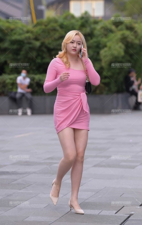 微胖肉嘟嘟女生