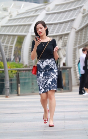 气质佳 开叉包臀裙 骚气红鞋子美女-13P