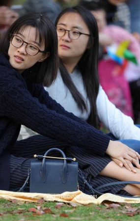 长裤长丝纯纯的眼镜妹