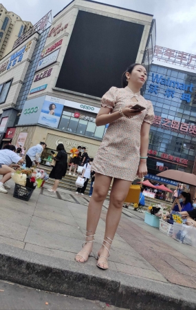 极品气质马尾斑点短裙人妻凉高跟