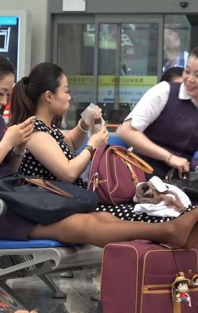 4K – 咖啡丝制服美女 [676 MB/MP4]
