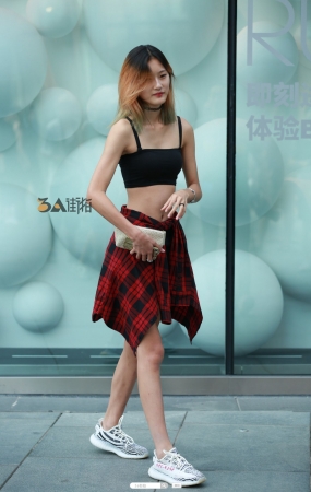 吊带大长腿美女真养眼-14P