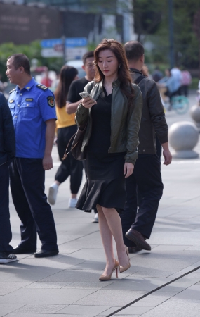 黑色短裙气质美女