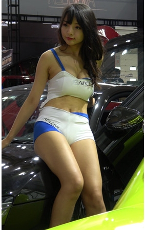 车展上漂亮的极品美胸美女