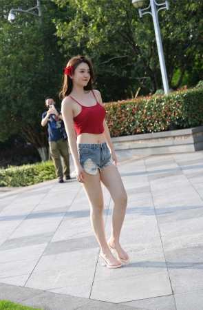 甜美牛仔短裤