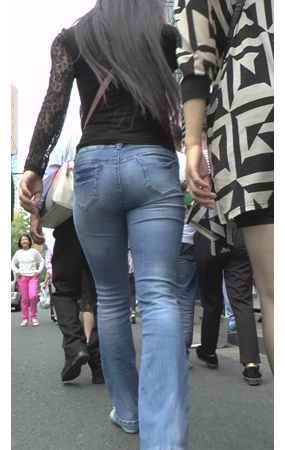 紧身牛仔长发妹子
