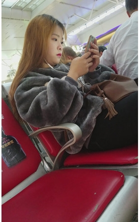 黄发妹子