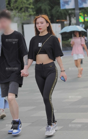 可爱的健身女友