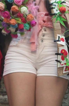 超长视频，街拍美三角性感美臀卖花女孩 [9.04 GB]
