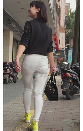 漂亮的极品白透小妹