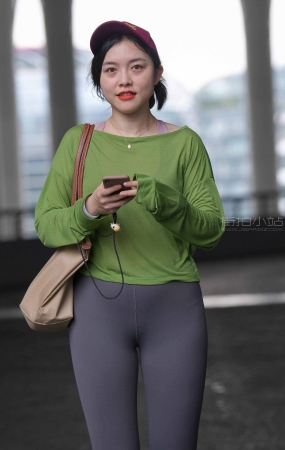 瑜伽裤小妹
