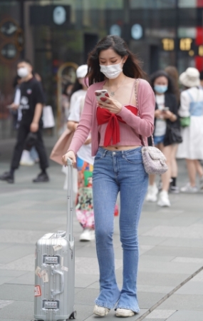 气质美眉