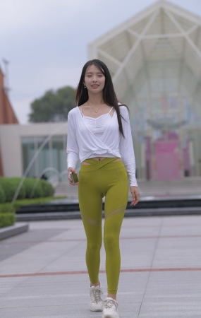 一始街拍作品  绿色瑜伽裤美女 [933P-20.0GB]