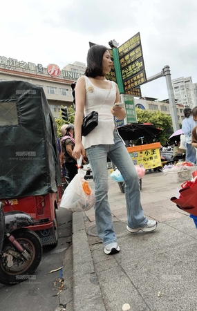 气质短发牛仔女神