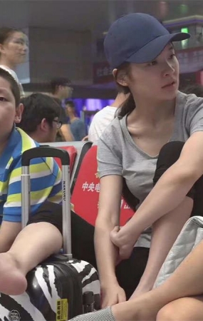 搞得女孩有些不知所措