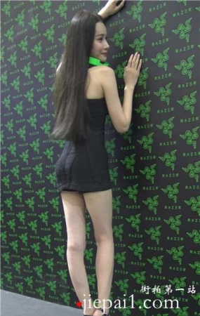 4k-黑色紧身包臀超短裙长腿美女，颜值超高。