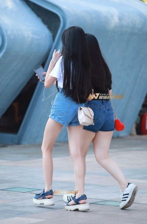 热裤，美腿，