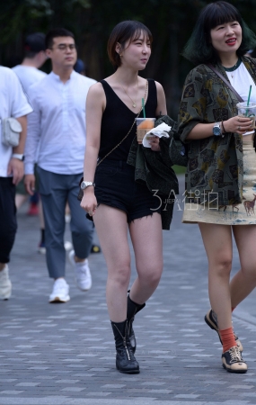比诺-白皙长腿美女-14P