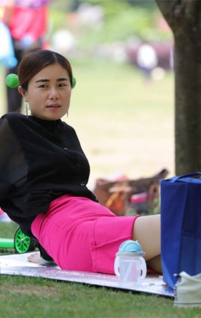 No1208 清秀少妇前两次裸足出镜，这回终于换上长丝一展丝诱H 第3套