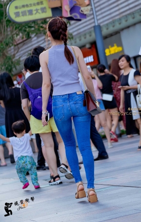 S身形 紧牛 美眉