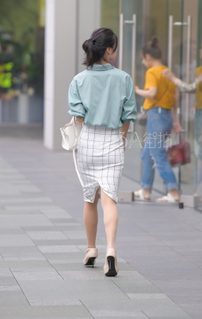 文质彬彬的美腿肉丝小姐姐-15P