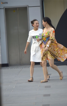 美女一组杂图-10P