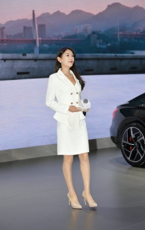 魅力女主持 [110P1V-3.32GB]