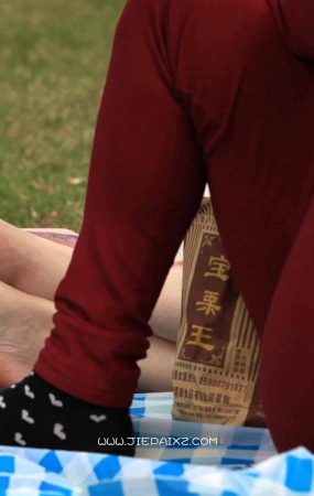 秀丽端庄娇嫩大眼牛仔外套美女