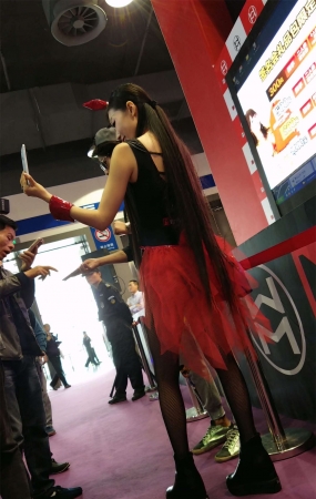 魔鬼身材黑丝网袜大美女