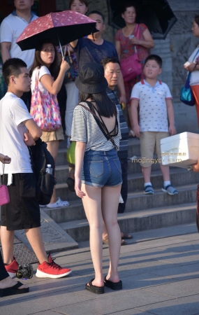 2015-08-20浑圆美臀少女（25P）