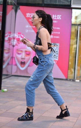 裸背美女太性感了-12P