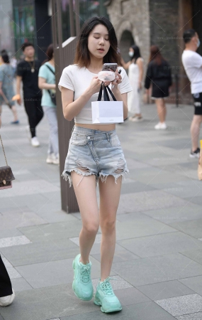 肤白清纯热裤穿搭 240328-16-53 15P