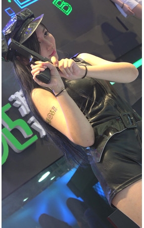 漂亮的模特小姐姐