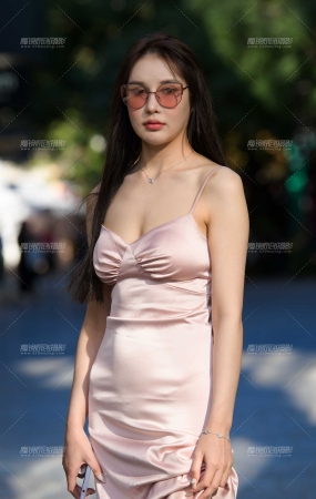 粉裙小姐姐