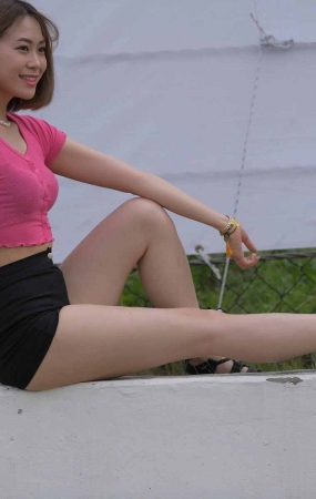 拍照的妹子