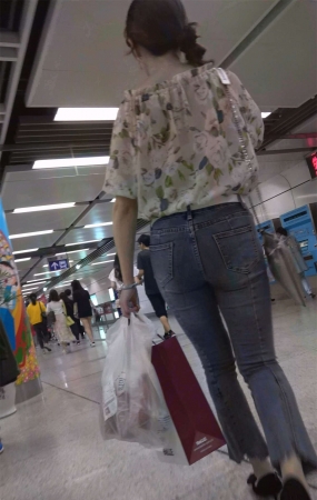 紧身牛仔美臀美女